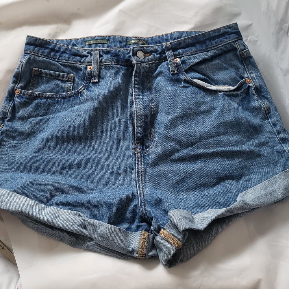 Wild Fable Women's Super-High Rise Rolled Cuff Mom Jean Shorts Happy Pocket.Wild